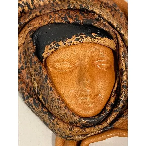 VTG Art to Wear Brooch Mexican Hand tooled Soft Leather Profile,Face, Pin,Ethnic - Picture 4 of 7